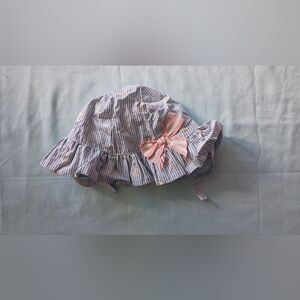 ‼️5 items for $8‼️Striped Ruffled Baby Bonnet